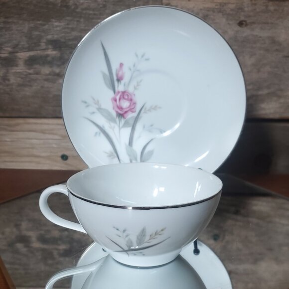Windsor Rose Fine China of Japan Cup & Saucer Set - 1950's - Priced per Set - Picture 1 of 8